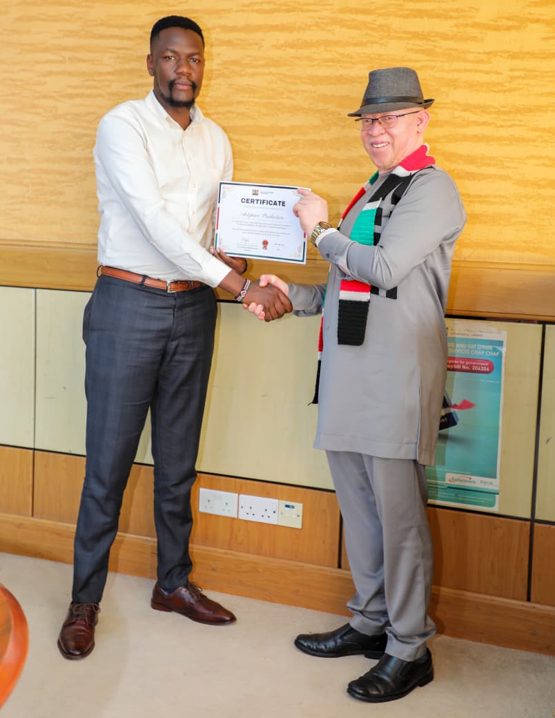 Gibendi receiving recognition for creative and community work